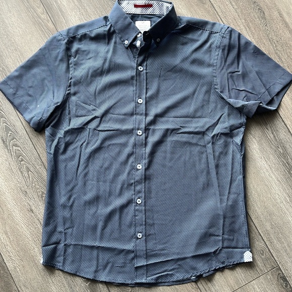 DENVER HAYES | Men’s Polka Dot Button Up Shirt - Picture 1 of 7